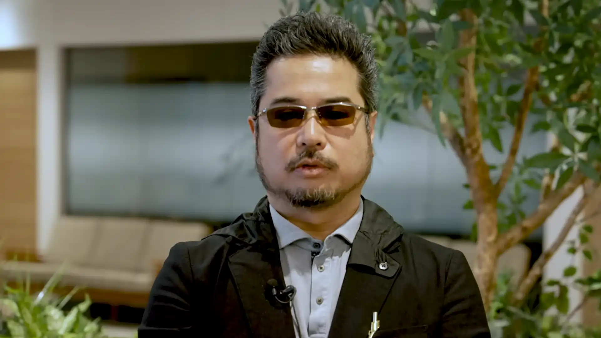 Katsuhiro Harada funda o 
