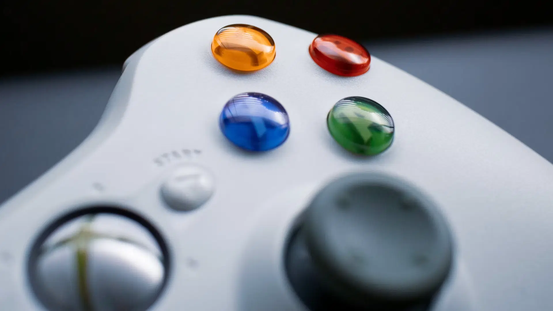 Microsoft planeja levar jogos clássicos do Xbox ao PC e integrar mídias físicas ao mundo digital